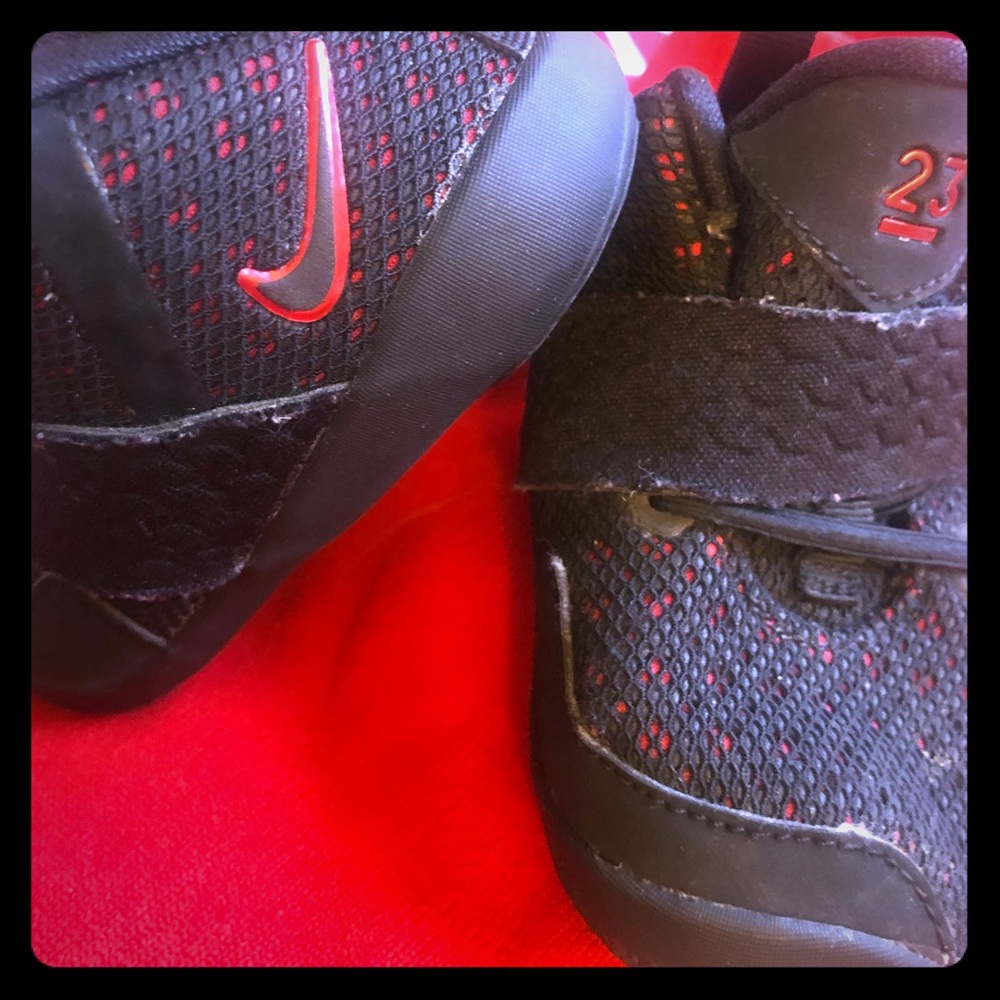 Kids shoes, used- 4c